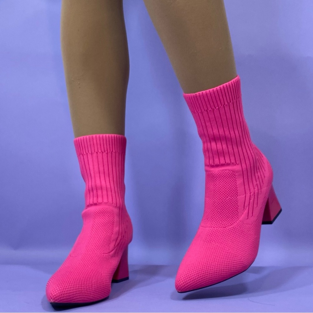 Chic Pink Knit Ankle Boots